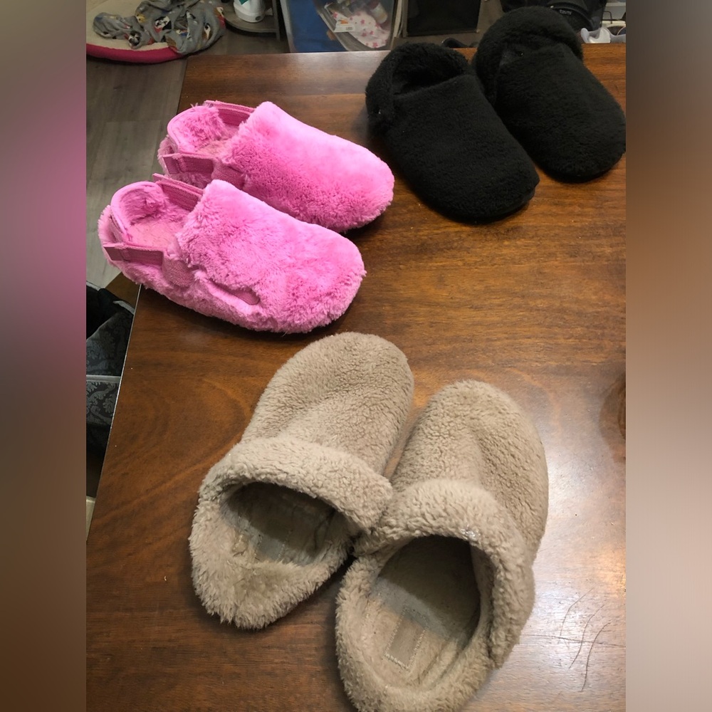 Women’s Nike and Crocs Slippers Bundle size 10